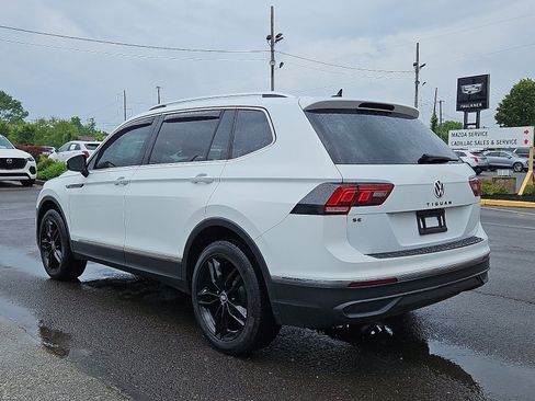 Used 2022 Volkswagen Tiguan SE FWD image 4