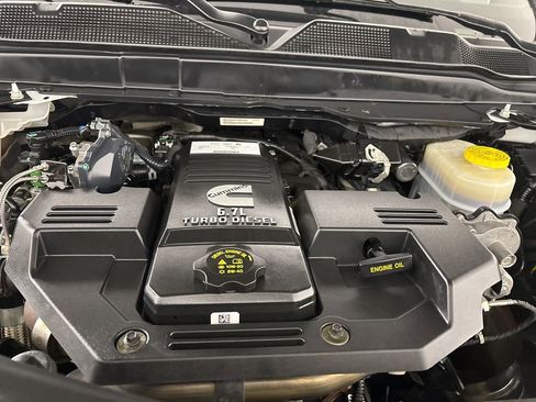 Used 2024 RAM 2500 Laramie image 30