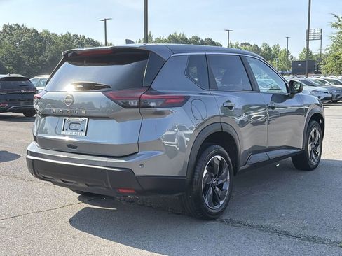 Used 2025 Nissan Rogue SV FWD image 5
