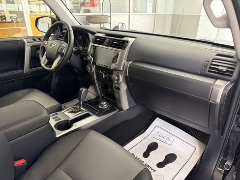 Used 2024 Toyota 4Runner SR5 Premium image 38