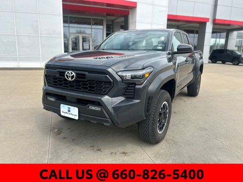 Used 2024 Toyota Tacoma TRD Off-Road image 2