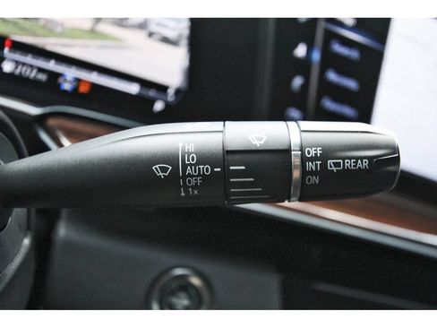 Used 2023 Cadillac Escalade Premium Luxury AWD/4WD image 12