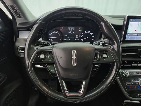 Used 2022 Lincoln Corsair AWD w/ Premium Package image 15