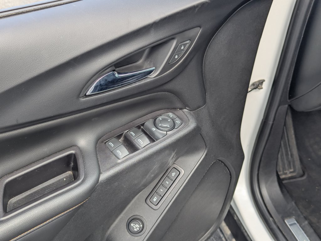 Used 2019 Chevrolet Equinox Premier AWD/4WD image 17