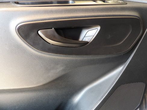 Used 2019 Mercedes-Benz Sprinter 144 image 9