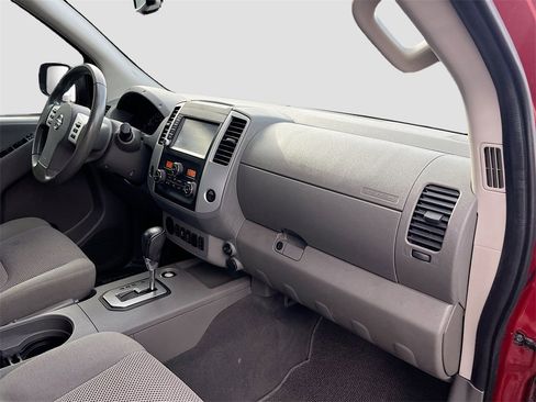 Used 2020 Nissan Frontier SV image 28