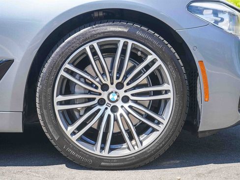 Used 2019 BMW 530e w/ M Sport Package image 12