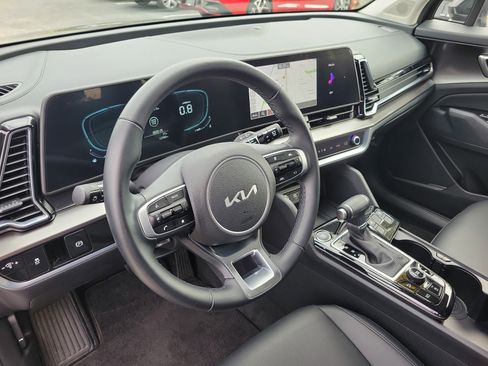 Certified 2025 Kia Sportage EX image 23