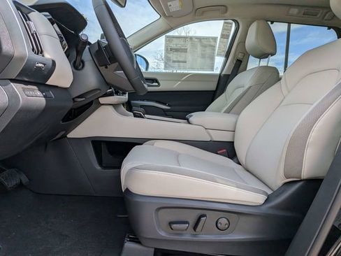 New 2026 Nissan Pathfinder SL image 19