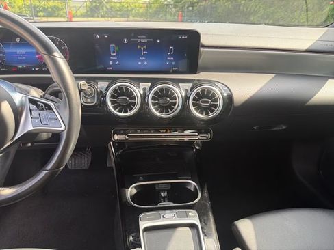 Used 2025 Mercedes-Benz CLA 250 4MATIC image 20