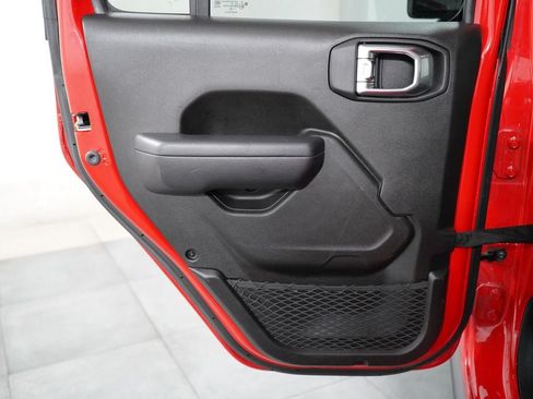 Used 2025 Jeep Wrangler Unlimited Rubicon AWD/4WD image 28