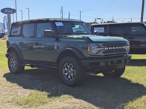 Certified 2024 Ford Bronco Badlands image 2