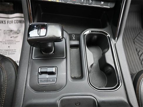 Used 2022 GMC Sierra 1500 AT4 image 19