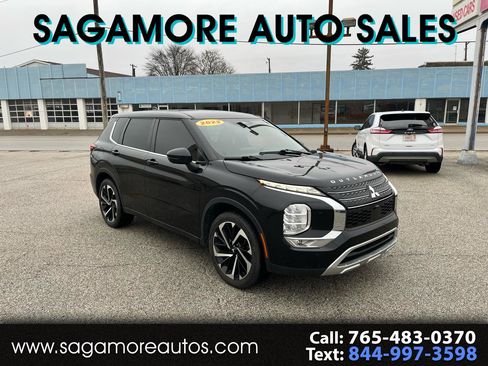 Used 2022 Mitsubishi Outlander SE image 1