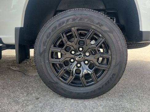New 2026 Chevrolet Colorado W/T w/ WT Custom Package RWD image 9