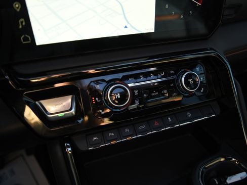 Used 2024 GMC Sierra 1500 AT4 w/ Technology Package image 41