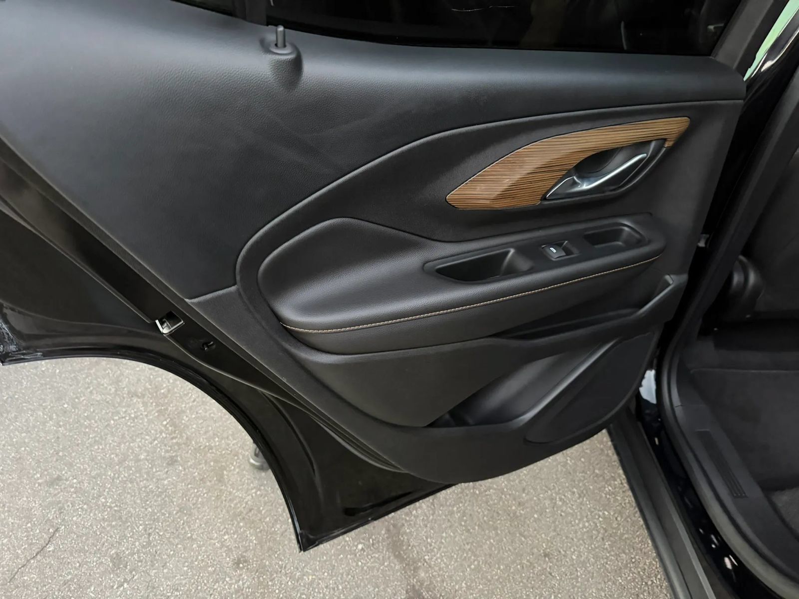 Used 2018 GMC Terrain SLE FWD image 25