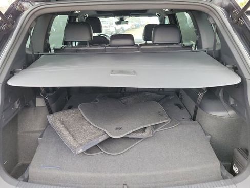 Used 2023 Volkswagen Tiguan SE R-Line image 9