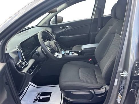 Used 2023 Kia Sportage LX AWD/4WD image 10