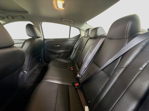 Used 2025 Nissan Sentra SR w/ SR Premium Package image 25