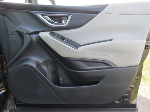 Used 2020 Subaru Forester Premium image 32