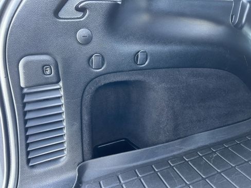 Used 2018 Jeep Grand Cherokee Limited image 16