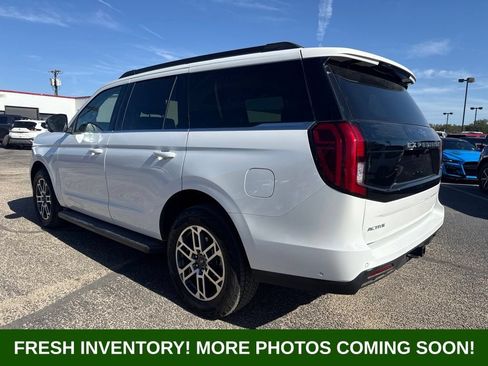 Used 2025 Ford Expedition Active AWD/4WD image 4