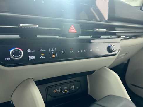New 2026 Kia Sportage EX FWD image 24
