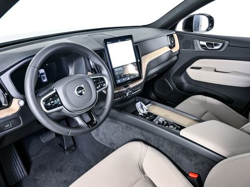 New 2026 Volvo XC60 B5 Plus w/ Protection Package Premier AWD/4WD image 4