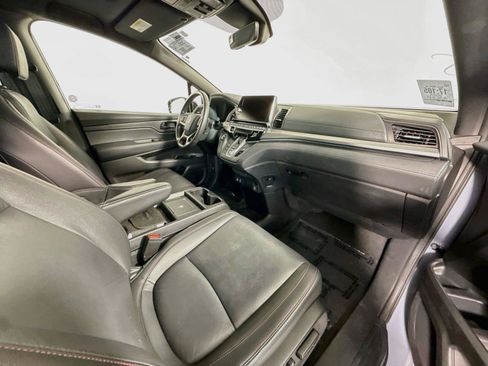Used 2025 Honda Odyssey Sport-L image 16