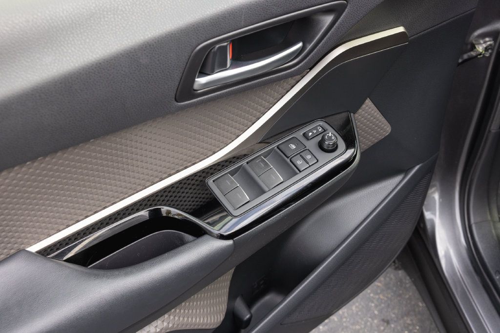 Certified 2020 Toyota C-HR Limited FWD image 9
