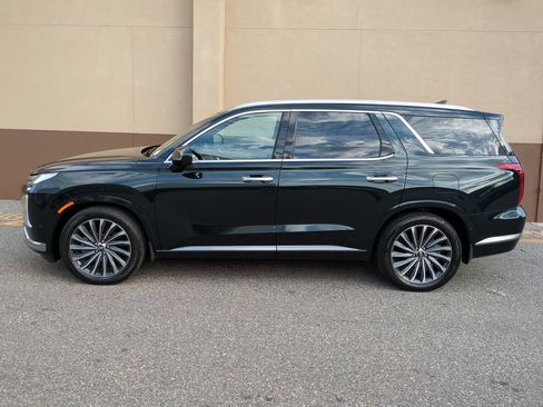 Used 2023 Hyundai Palisade Calligraphy image 7