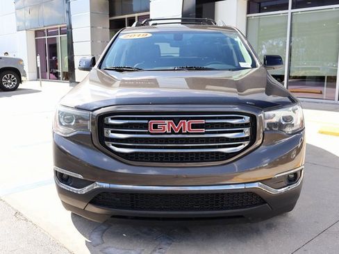 Used 2019 GMC Acadia SLT image 2