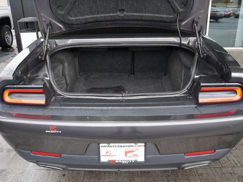 Used 2016 Dodge Challenger SXT image 32