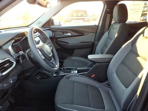 Used 2022 Chevrolet TrailBlazer LT w/ Driver Confidence Package image 24