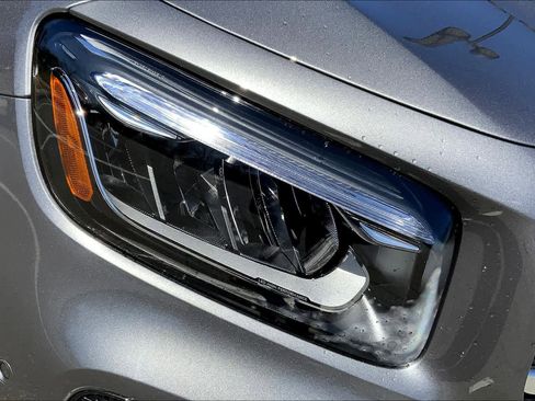 New 2025 Mercedes-Benz GLB 250 4MATIC image 17