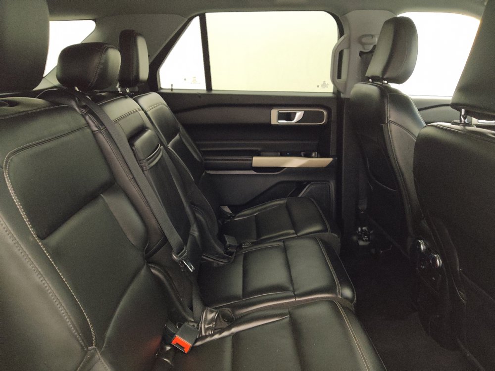 Used 2021 Ford Explorer XLT w/ Equipment Group 202A RWD image 19