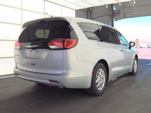 Used 2023 Chrysler Voyager LX image 6
