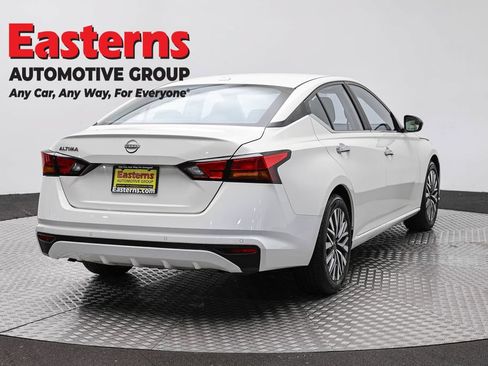 Used 2025 Nissan Altima 2.5 SV FWD image 5