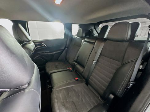 Used 2024 Mitsubishi Outlander SE image 26