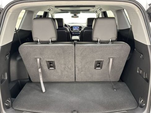Used 2022 GMC Acadia AT4 w/ Technology Package image 27