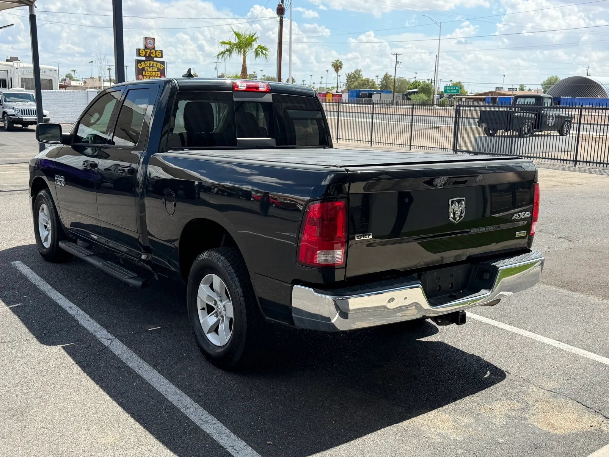 Used 2019 RAM 1500 Classic SLT w/ Luxury Group AWD/4WD image 2