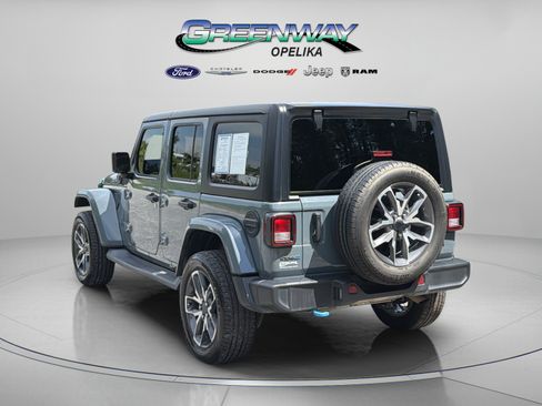 Used 2024 Jeep Wrangler Unlimited w/ Convenience Group AWD/4WD image 5