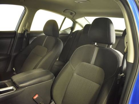 Certified 2025 Nissan Sentra SV FWD image 10