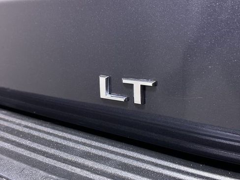 Used 2025 Chevrolet Suburban LT AWD/4WD image 33