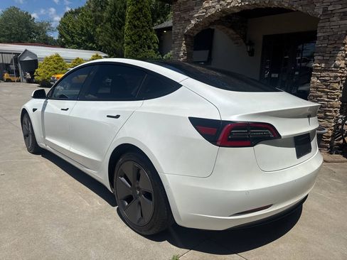 Used 2022 Tesla Model 3 Standard Range RWD image 4