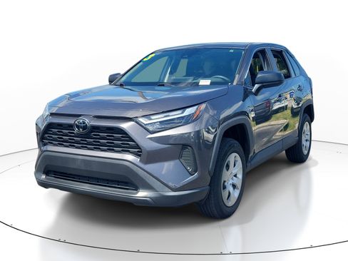 Used 2023 Toyota RAV4 LE FWD image 3