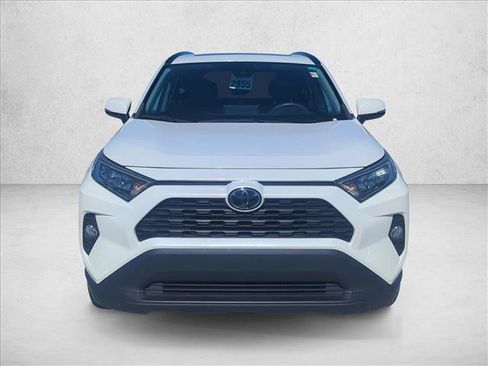 Used 2021 Toyota RAV4 XLE Premium image 2