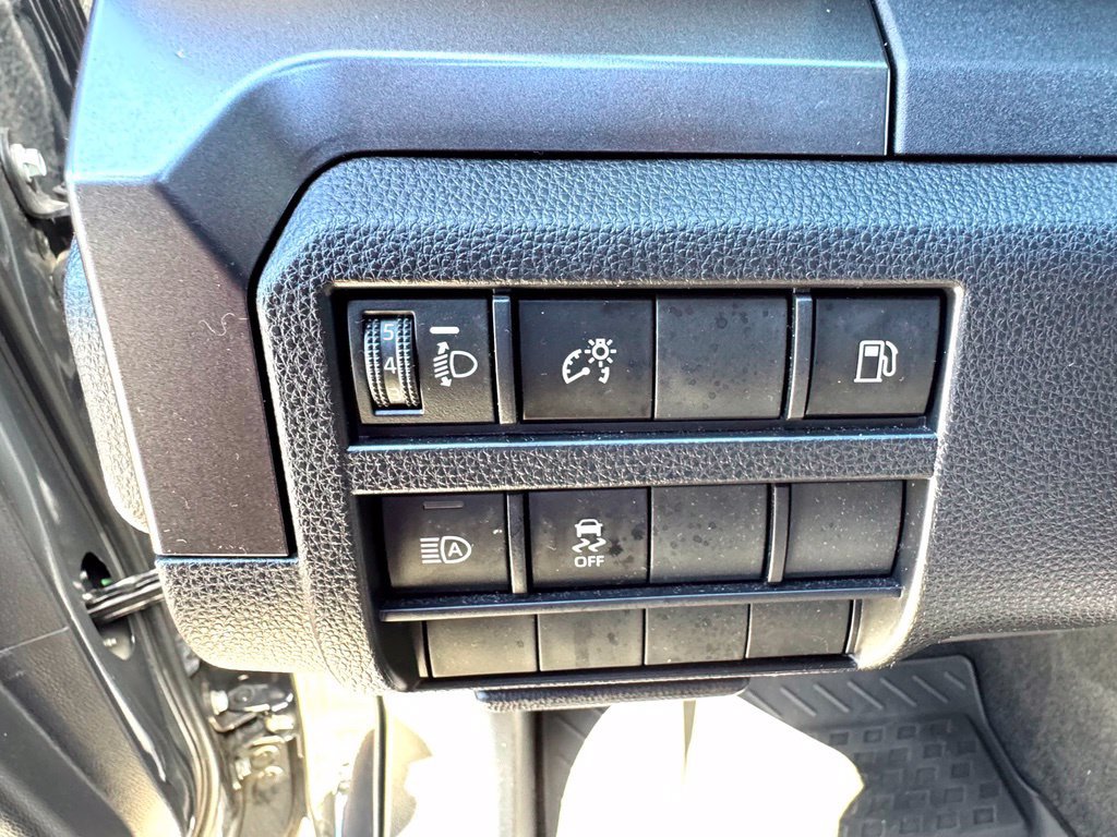 Used 2025 Toyota 4Runner SR5 AWD/4WD image 31