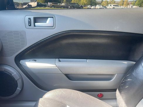 Used 2009 Ford Mustang GT RWD image 21